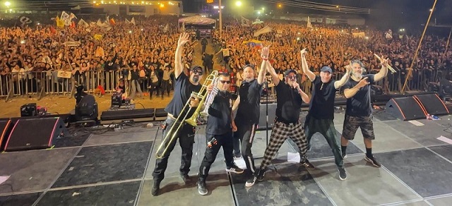 Los_Calzones_Mexico_1.