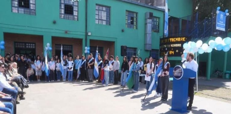 La Escuela Secundaria N°84 de Llavallol ahora se llama “16 de Septiembre”
