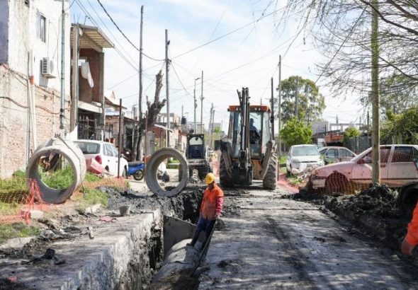 FIORITO: Una obra integral transforma la infraestructura del Barrio el Paredón.