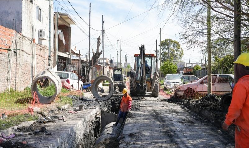 FIORITO: Una obra integral transforma la infraestructura del Barrio el Paredón.