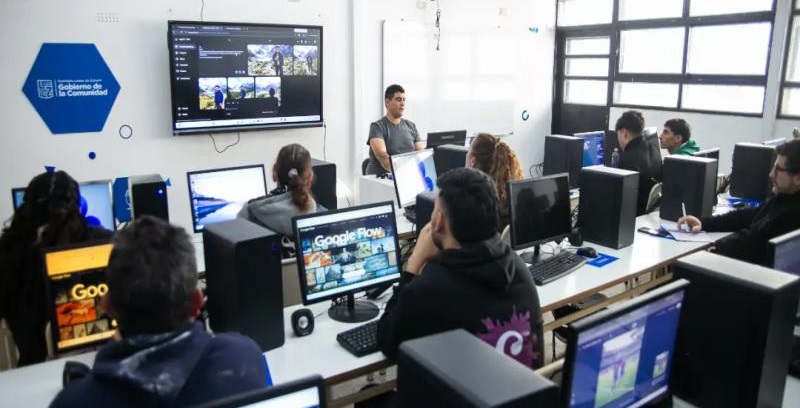Aprender Lomas: más de 14 mil vecinos participaron de propuestas de capacitación durante 2026.