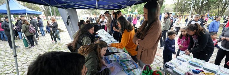 Lomas de Zamora impulsa las huertas familiares con la entrega gratuita de semillas para la temporada primavera-verano.